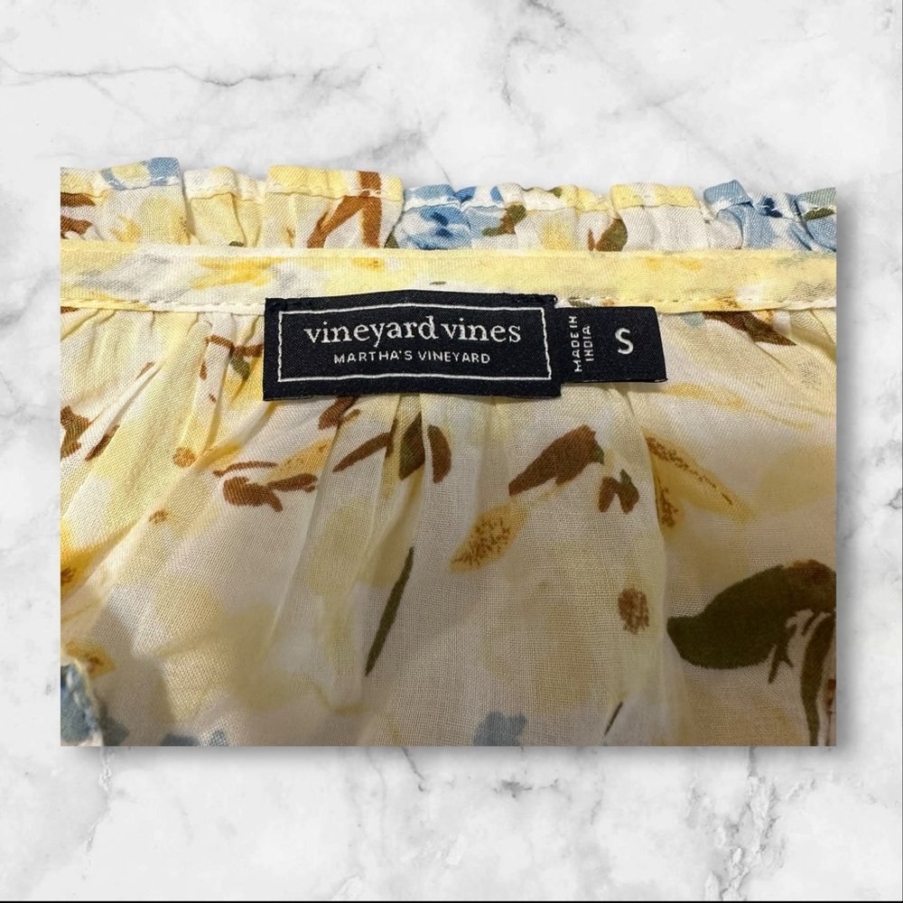 Vineyard Vines Martha’s Vineyard Floral Ruffle V-Neck Blouse — Size S - Picture 3 of 10